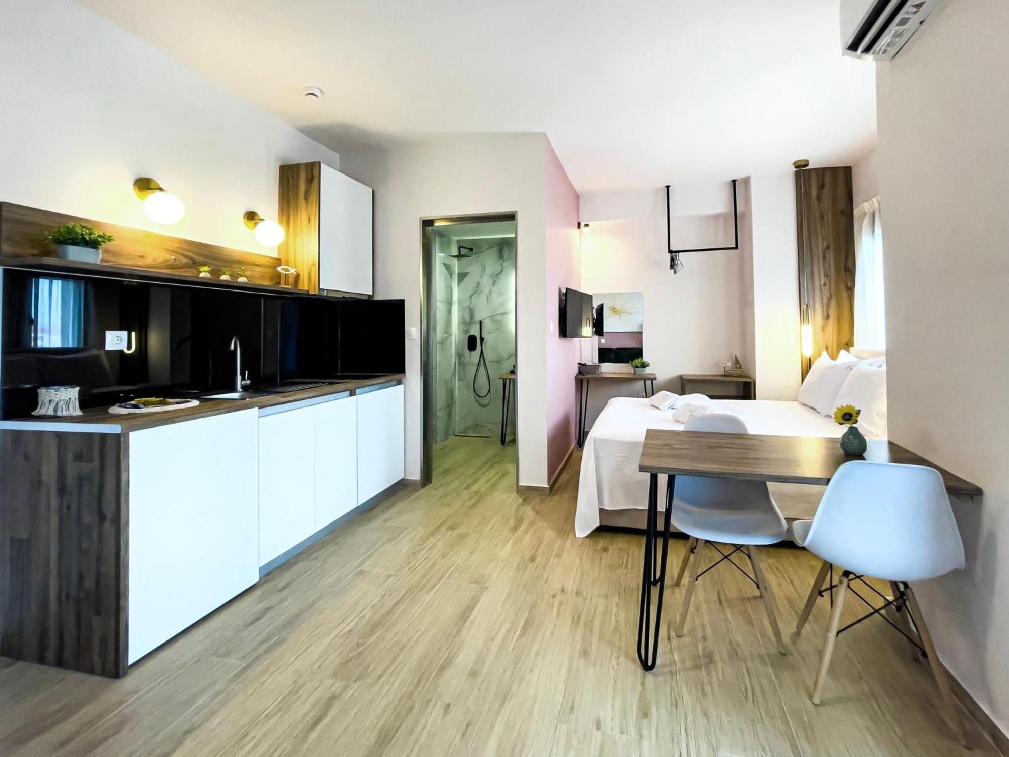 Athonite All Seasons Luxury Suites 伊里斯斯 外观 照片