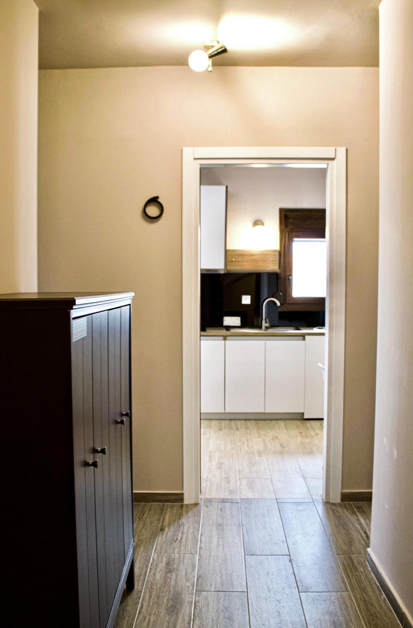 Athonite All Seasons Luxury Suites 伊里斯斯 外观 照片