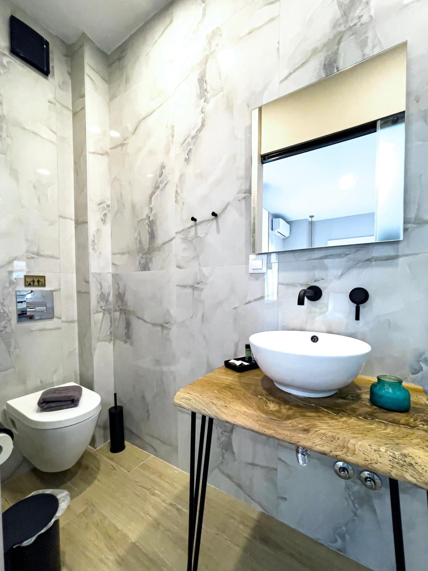 Athonite All Seasons Luxury Suites 伊里斯斯 外观 照片